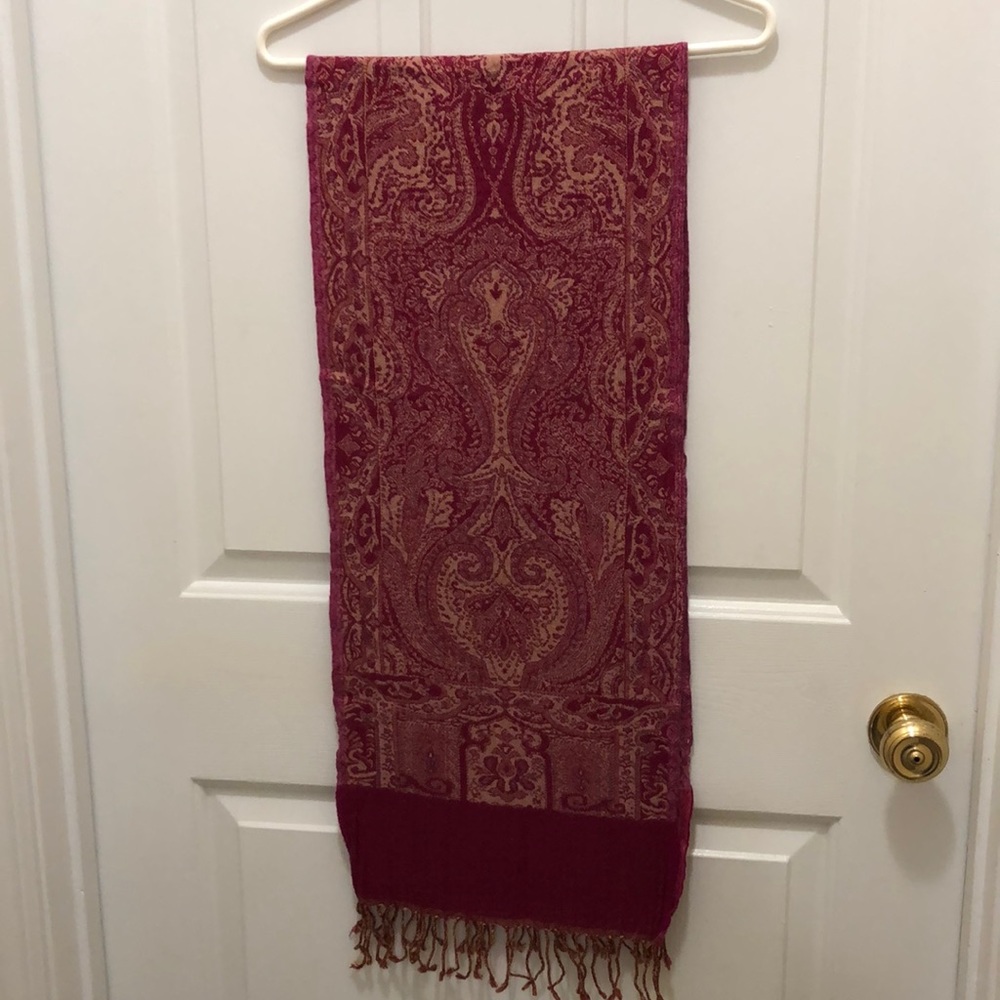 Women’s accessories/ deep red with gold design